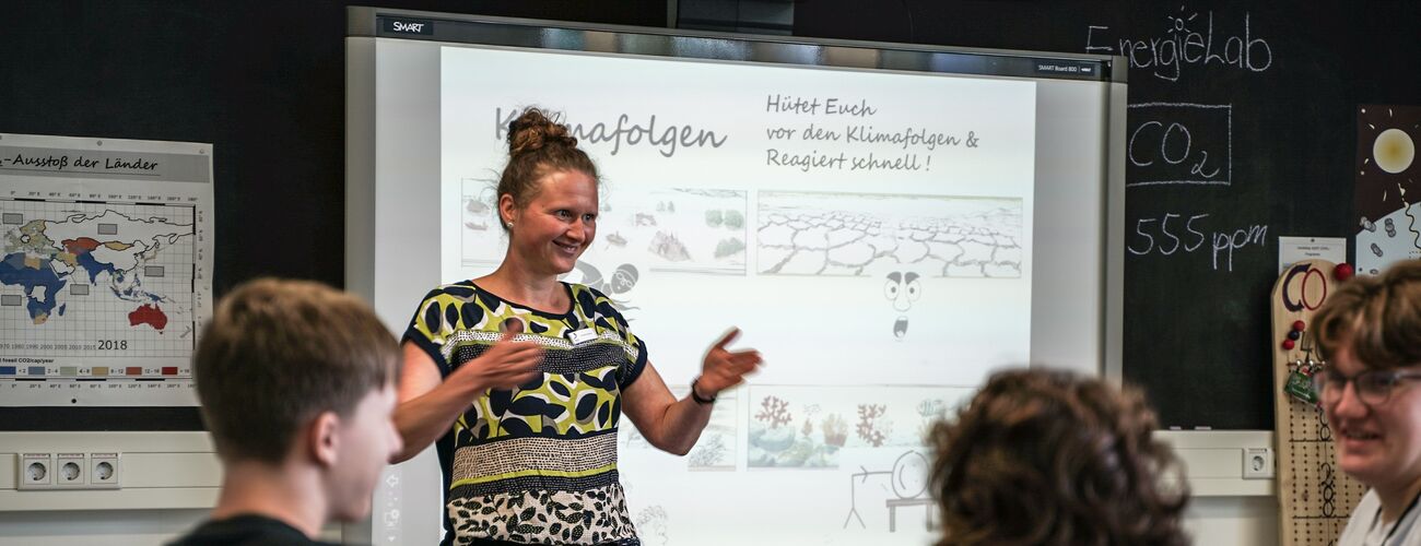 Annette im Energielabor